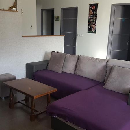 1 Chambre Privative Avec Bureau Et Cuisine Dans Maison 105 M2 Montfaucon Montfaucon  Eksteriør bilde