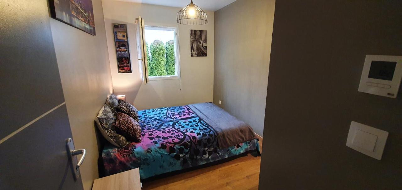 1 Chambre Privative Avec Bureau Et Cuisine Dans Maison 105 M2 Montfaucon Montfaucon  Eksteriør bilde