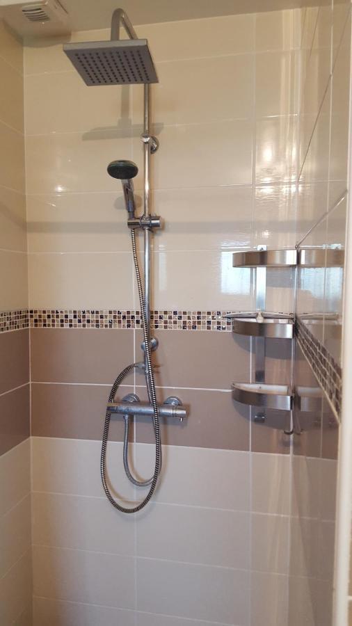 1 Chambre Privative Avec Bureau Et Cuisine Dans Maison 105 M2 Montfaucon Montfaucon  Eksteriør bilde