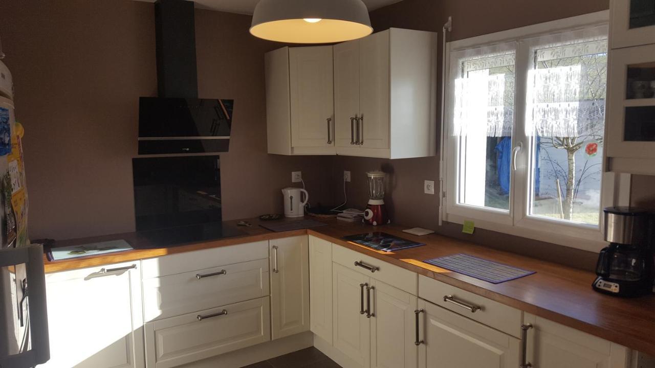 1 Chambre Privative Avec Bureau Et Cuisine Dans Maison 105 M2 Montfaucon Montfaucon  Eksteriør bilde