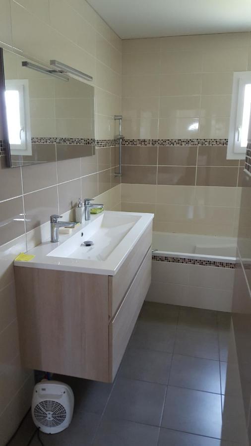1 Chambre Privative Avec Bureau Et Cuisine Dans Maison 105 M2 Montfaucon Montfaucon  Eksteriør bilde